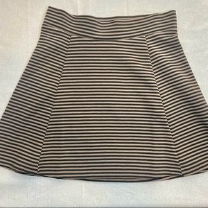 Pull On Banana Republic Skirt Tan and Black Stripes NWT